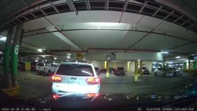 Let's make sure this doesn't get deleted... Guy wants to get this video off the internet.