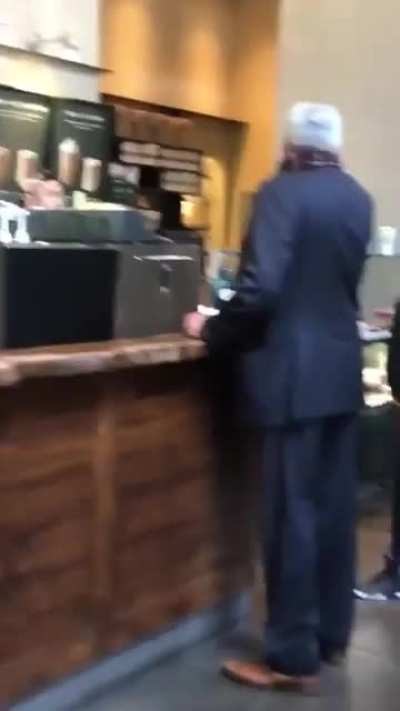 Lady wants her money back after throwing her drink at store manager