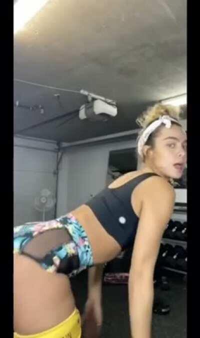 Another throwback🤤