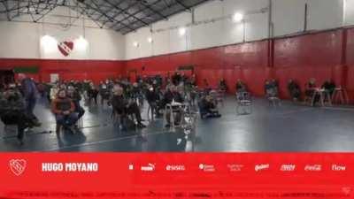 Este tipo maneja el pa&iacute;s