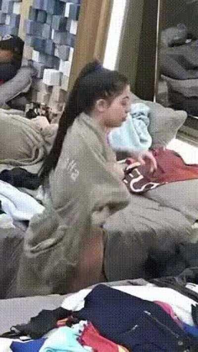 MC Mirella (na fazenda)