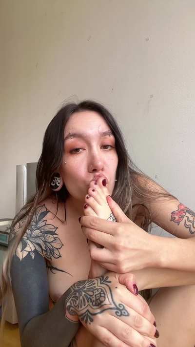 When you lick my feet, I immediately get wet