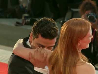 Oscar Issac sniffing Jessica Chastains armpit