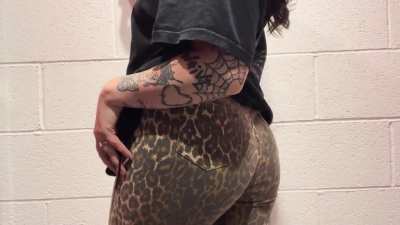 shy fart in public hehe