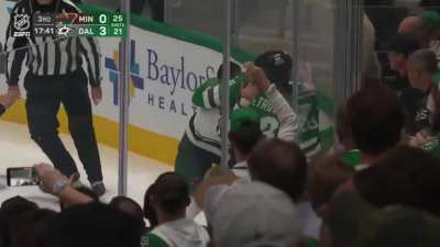 Jacob Middleton deletes Matt Duchene