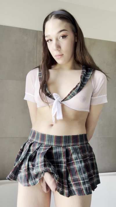 Do you want nudies from a trans girl? Say XXX