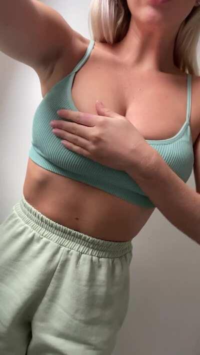 They look much better out my bra ❤️