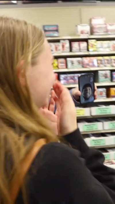 [Highlight] Former 76ers co-owner and Fanatics founder Michael Rubin surprises a DBook fan