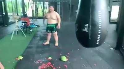 Melon damage with Petchdam