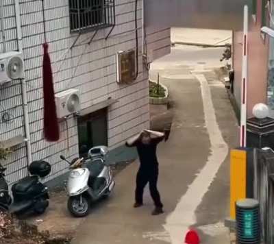 Drake the type to get in situation like this