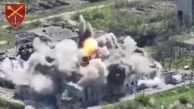 Ukrainian Aviation destroyed a Russian military base in the Kherson region, in the temporarily occupied Oleshky. April 2025