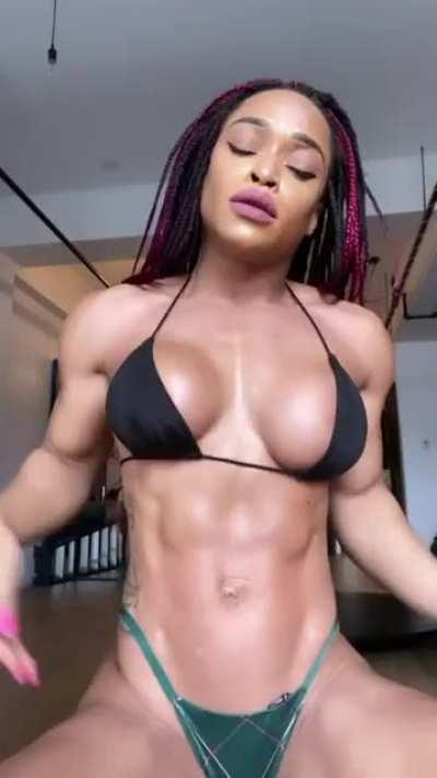 Lola Montez (@fit_lolamontez)