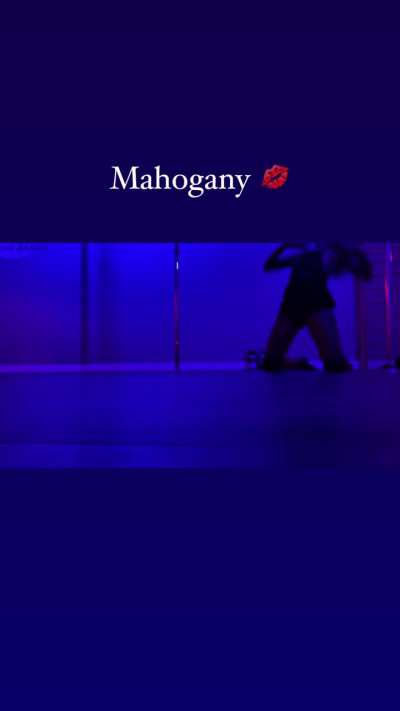 Mahogany in motion 💋