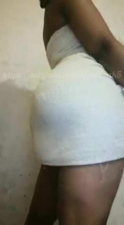 African booty shakes different