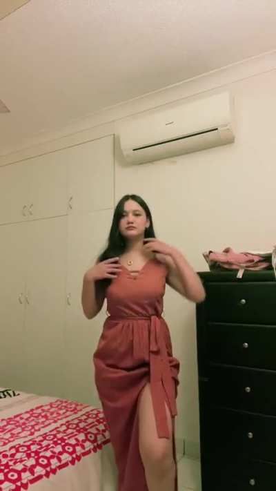 The nipple poke 🥵