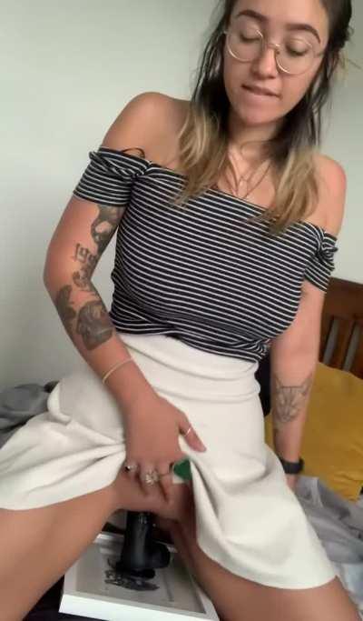 Check out my gal fran: shes super active and on sale! Fetish queen! Her sexting skills are off the hook!😜 link in comments. Tell her i sent u for a free gift!