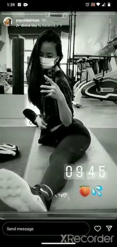 Yayoi Daimon's Jiggly Japanese cheeks🍑