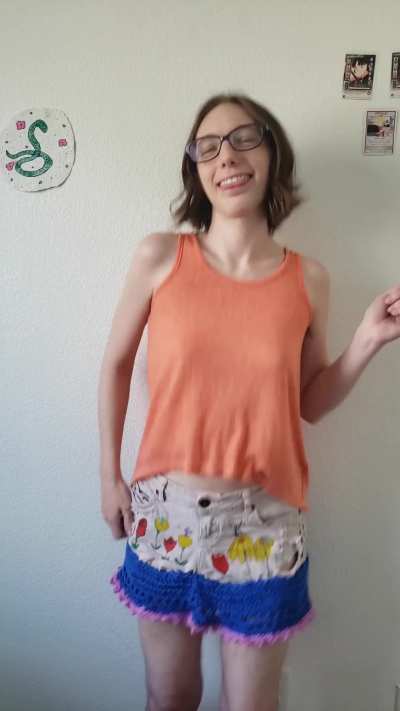 Bouncing these tiny (clothed) titties 