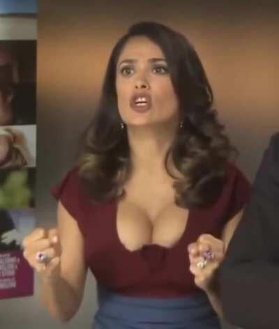 Salma Hayek Cleavage