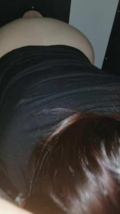 Thank you guys for all the love on my last post 🥰 some of you challenged me to post a video of me fucking at the glory hole, here ya go 😘