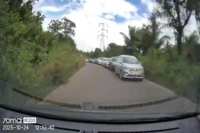 5km+ traffic jam of Konkan-bound vehicles from Pune [OC]