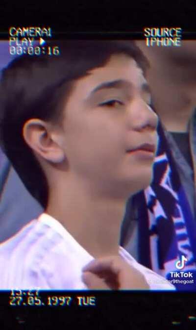 That pressure of all Madrid Fans on his shoulders and he delivers!