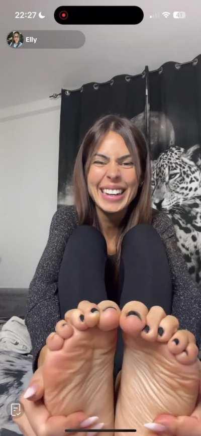 Hot Italian mommy with the countdown