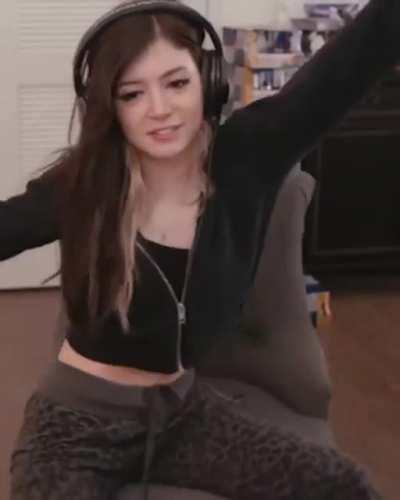 idk what she’s doing but I like it