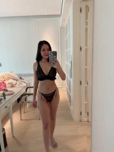 I want to let someone lucky cum on my ass for free