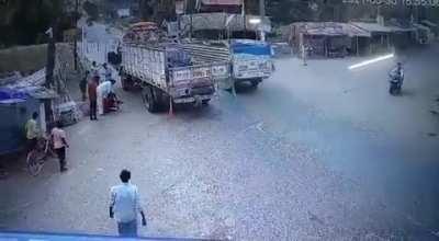 This astonishing CCTV footage come from Murshidabad West Bengal where these two guys came under the moving truck. Fortunately both the lucky youths are safe.