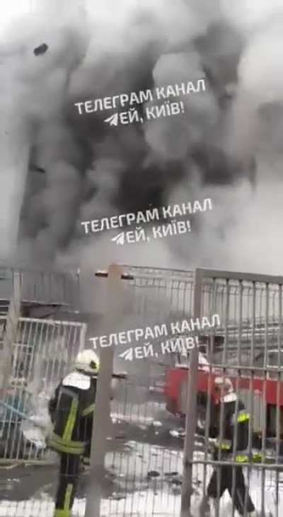 UA POV: Ukrainian factory that was targeted by Russian gerans collapses in Kiev