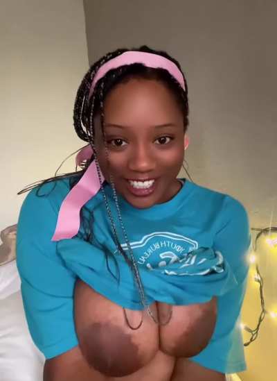 Up to my weirdo shenanigans again :)