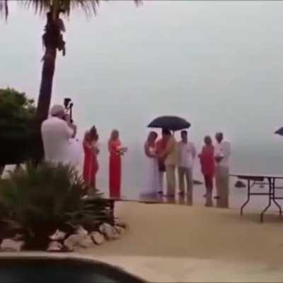 O anjo da guarda te impedindo de fazer uma merda