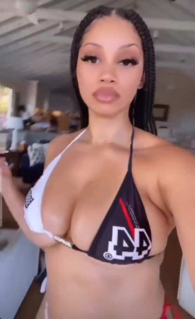 @Niaj30