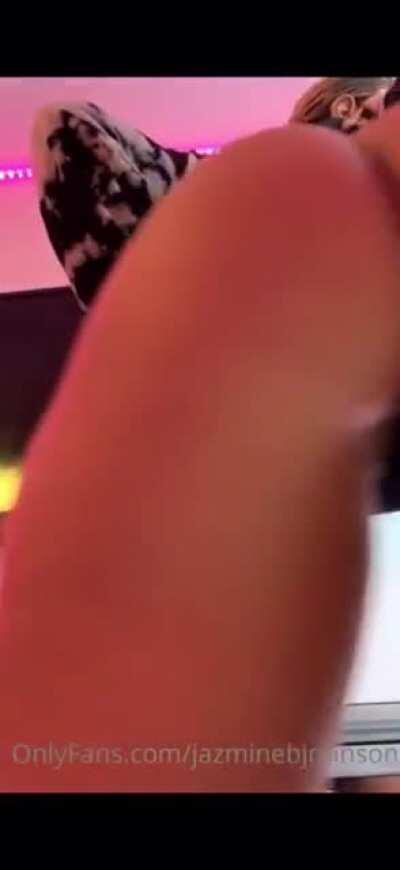 New onlyfans twerking in G-string