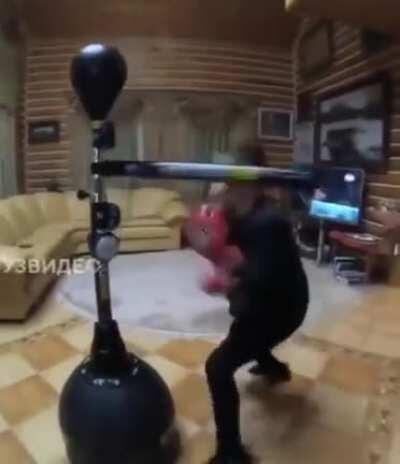 Holy Cow look at this kid boxing 😳