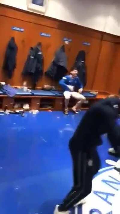 If this doesn’t make you happy, I don’t know what will. 🐻🥳