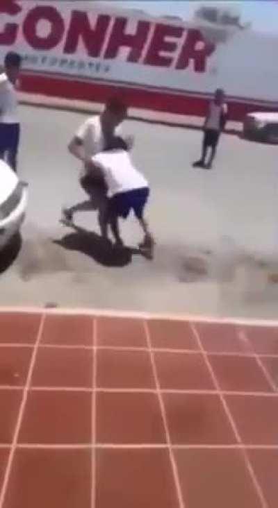 What you doin if this happen to you in a fight?