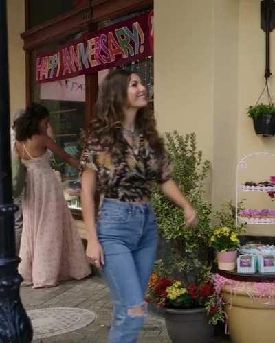 Victoria Justice Jeans