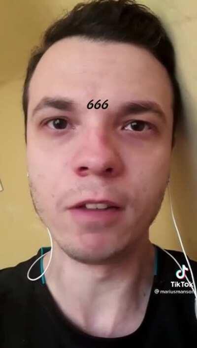 WAGTHROman convins sa asiste la rasturnarea patriarhului Daniel.