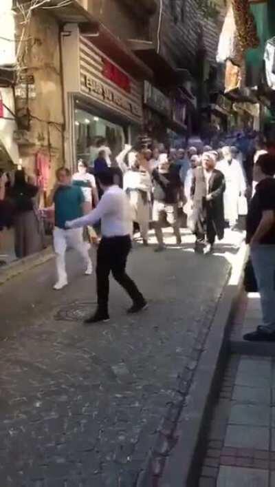 Bunlara yasak yok ama 30 Ağustos yasak..