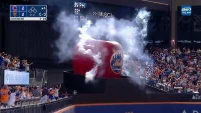 [Highlight] Pete Alonso launches game-tying homer