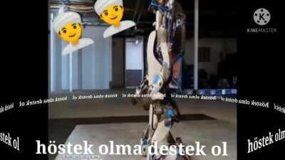 Ohaa namaz kılan pingli roboto