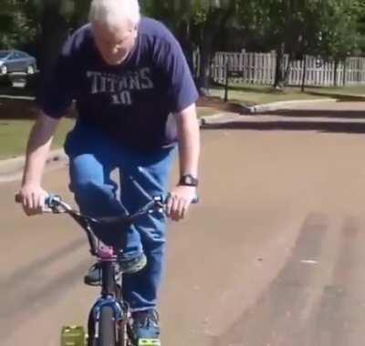 Дед молодцом