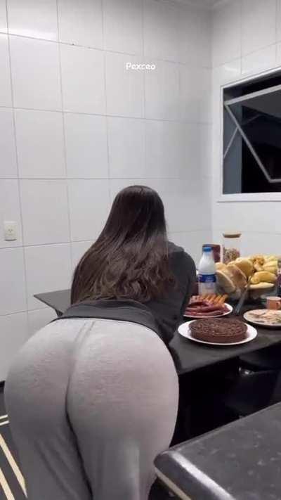 It looks delicious 😋 🍑🔥