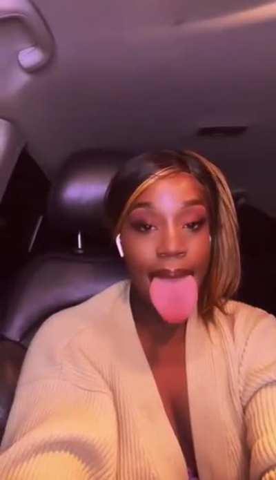 Языкастая баба, далеко пойдёт