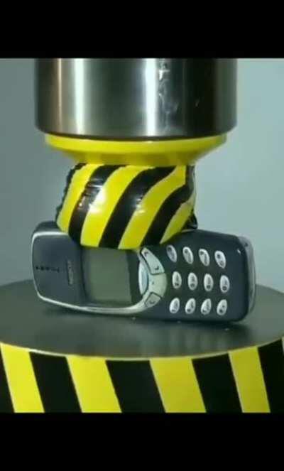 INDESTRUCTIBLE NOKIA