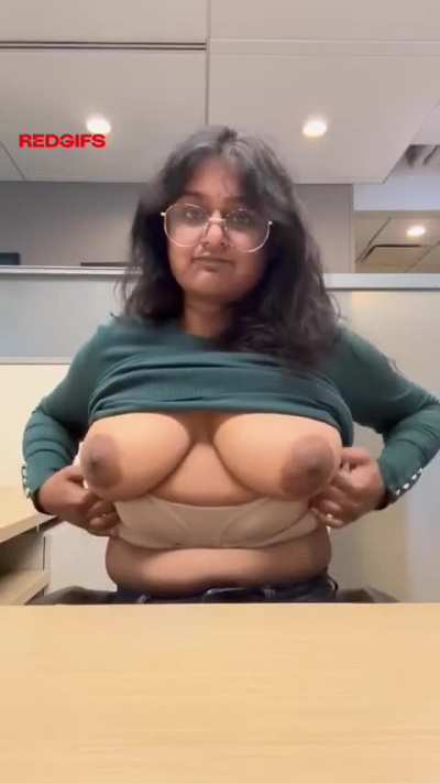 desi south girl in office snap teasing indian nsfw sub