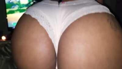 While On Fortnite😏