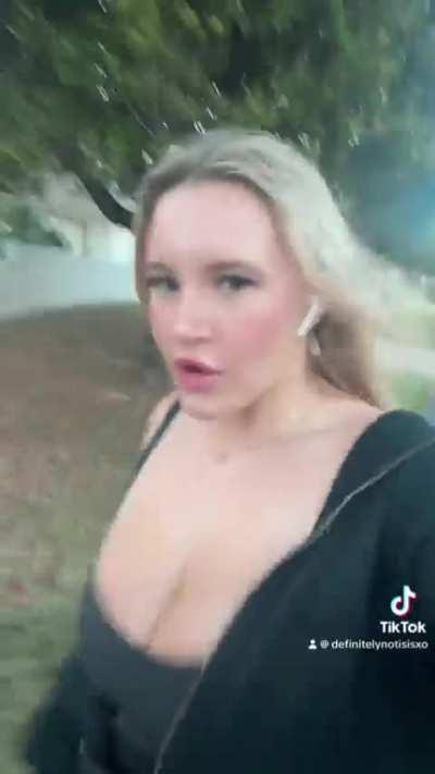 @definitelynotisisxo